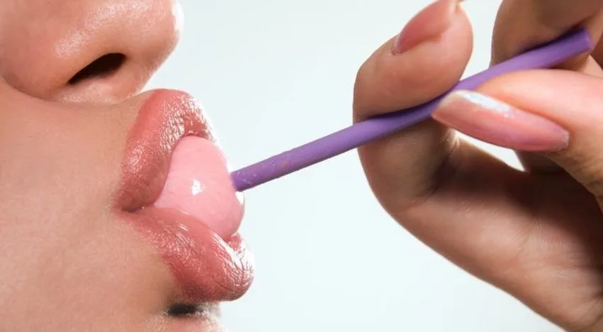 L'art de la fellation : un serveuse transmet ses secrets de tailleuse de pipe 1 anne sophie tailleuse de pipe